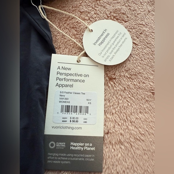 Vuori Short-sleeve Feather Classic Tee - Picture 5 of 7